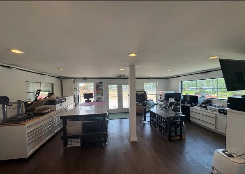 More Photos Of 19199 Quarry Rd, Warrenton Service For Sale