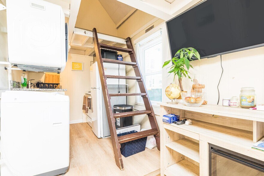 More Photos Of 17 Winter St, Rochester Apartments For Sale