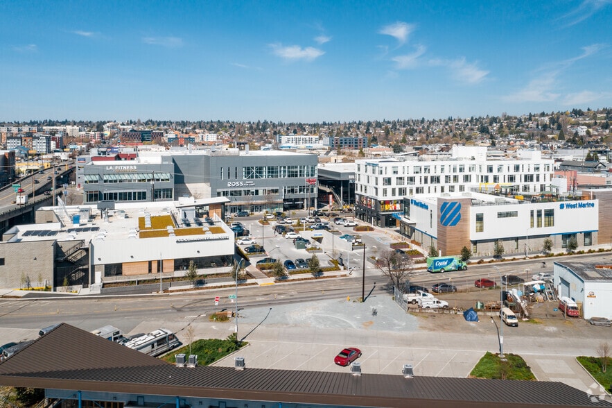 More Photos Of 1400 NW 45th St, Seattle General Retail For Sale