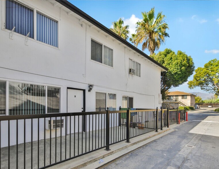 More Photos Of 1425 W Stoneridge Ct, Ontario Apartments For Sale