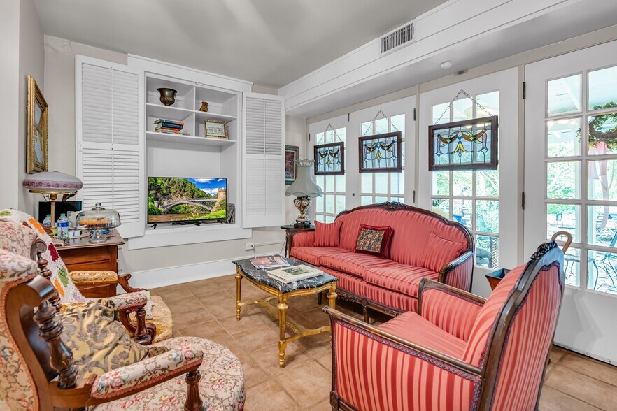 More Photos Of 607 Old West Point Rd, Starkville Hospitality For Sale