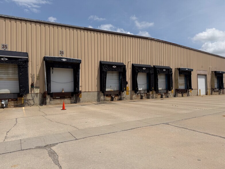 More Photos Of 851 Jackson St, Greenville Manufacturing For Lease