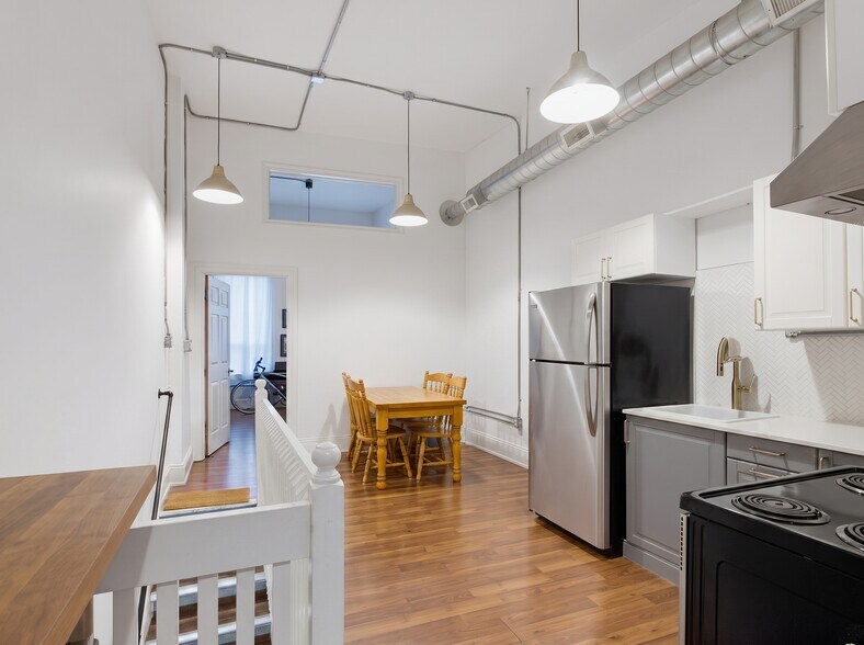 More Photos Of 183 King St E, Hamilton Storefront Retail Residential For Sale