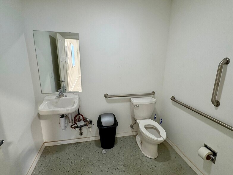 More Photos Of 1461 Industry Dr, Traverse City Industrial For Lease