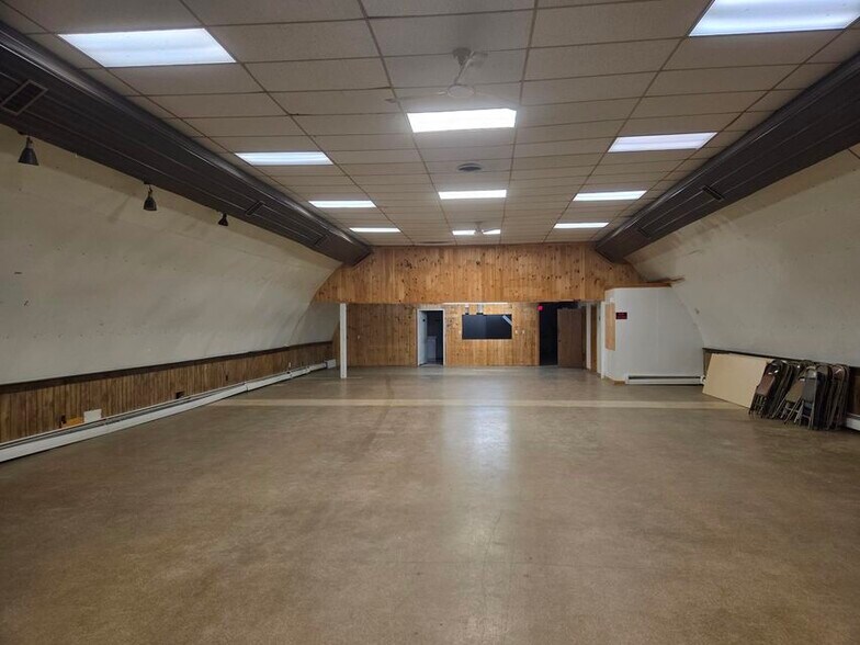 More Photos Of 2323 Medway Rd, Medway Freestanding For Sale