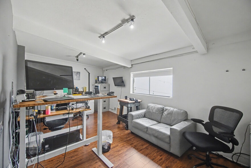 More Photos Of 13428 Beach Ave, Marina Del Rey Warehouse For Lease