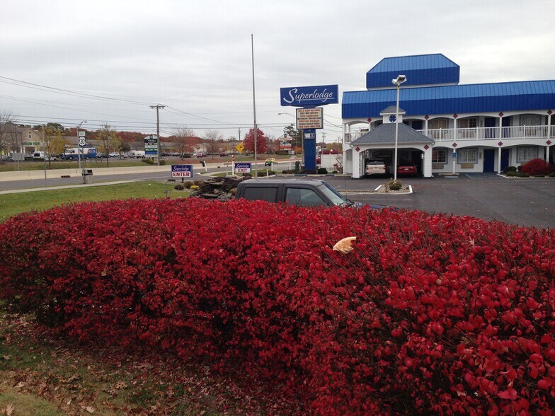More Photos Of 633 White Horse Pike, Absecon Hotel For Sale