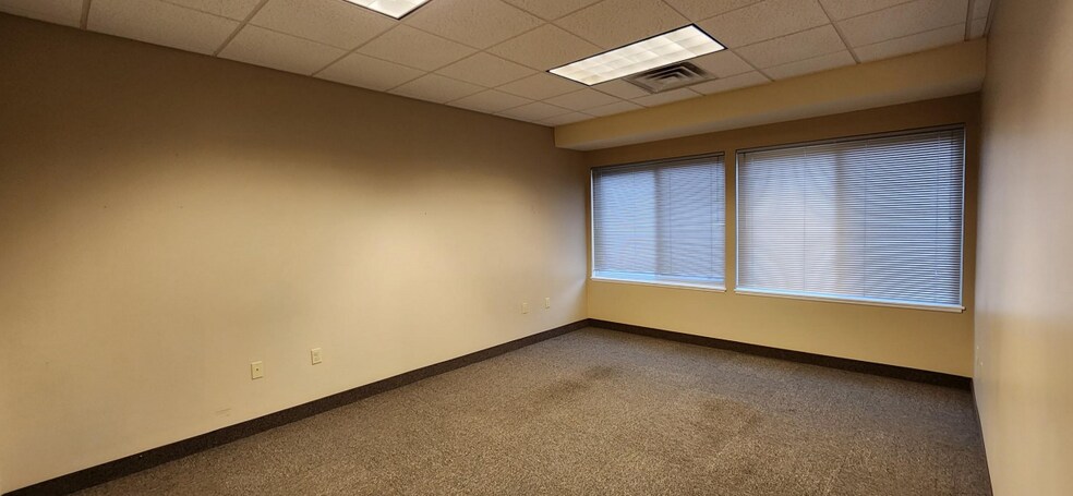 More Photos Of 1449 Old Waterbury Rd, Southbury Office For Sale