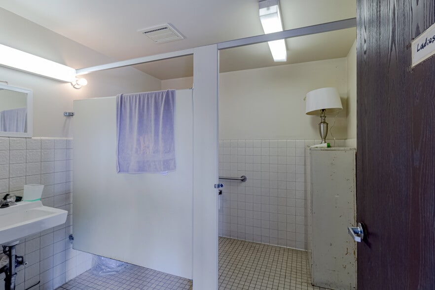 More Photos Of 2040-2050 Huntington Dr, San Marino Storefront For Sale