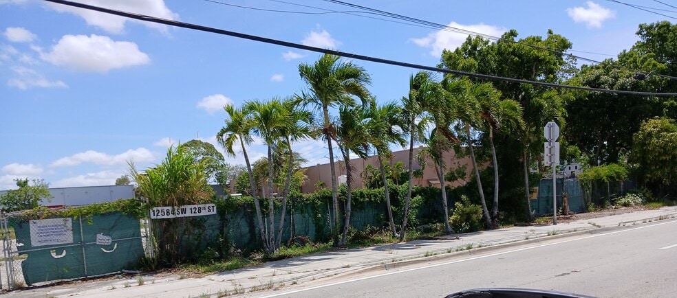 More Photos Of 12584-12598 SW 128th St, Miami Unknown For Lease