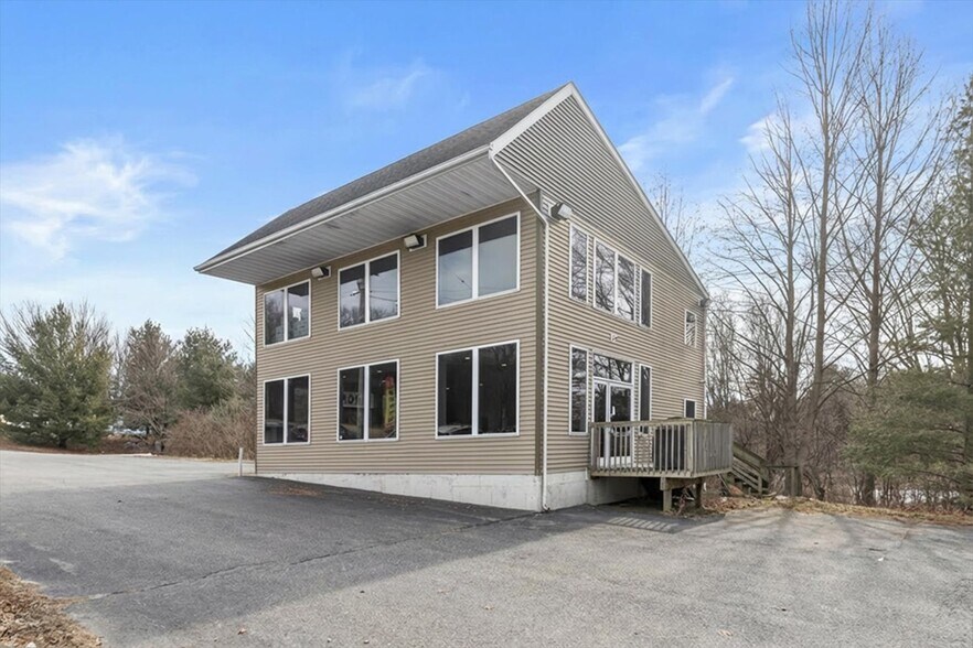 More Photos Of 4028 Hanover Pike, Manchester Auto Repair For Sale