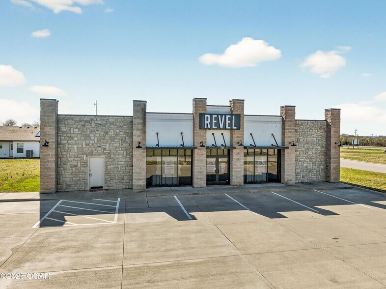 More Photos Of 500 Peachtree Dr, Carthage General Retail For Sale
