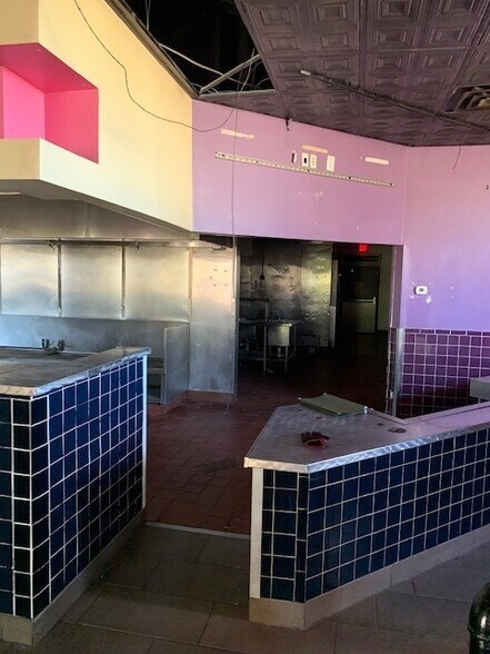 More Photos Of 9220 Gulf Fwy, Houston Freestanding For Lease