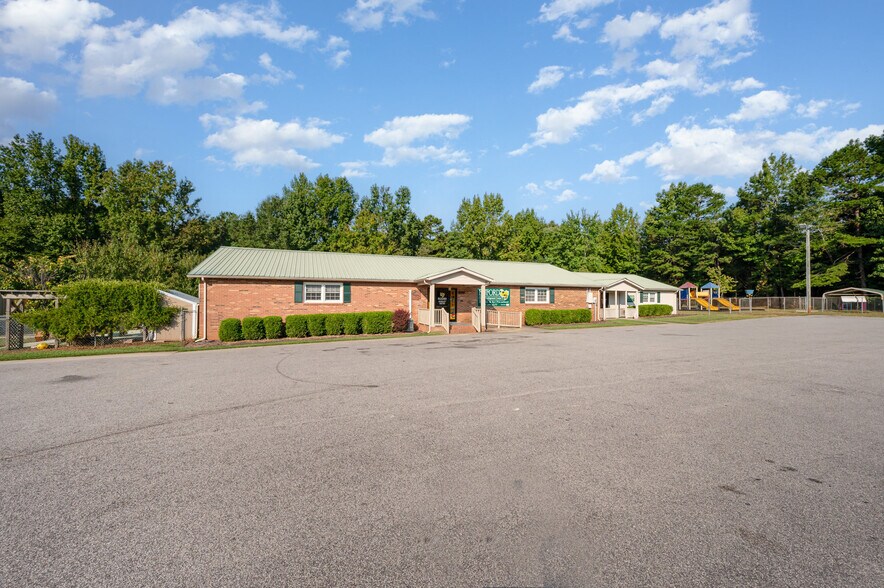 More Photos Of 1699 N Rocky River Rd, Lancaster Daycare Center For Sale