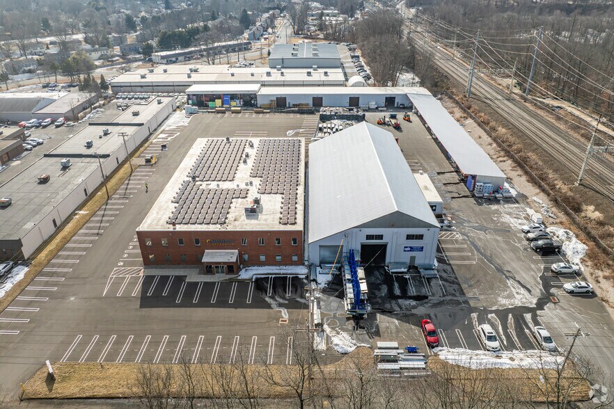 More Photos Of 252-262 Depot Rd, Milford Light Distribution For Lease