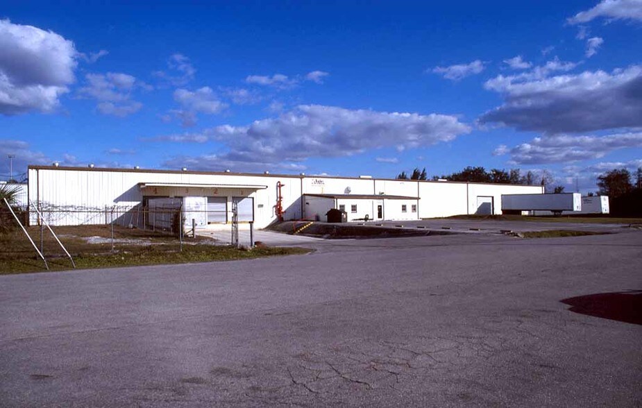 More Photos Of 3003 Pennington Dr, Orlando Manufacturing For Lease