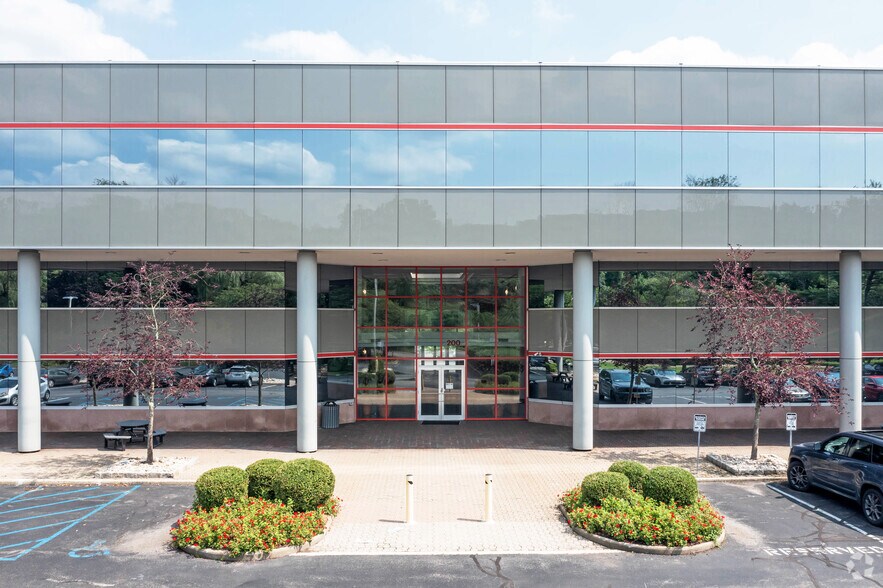 More Photos Of 200 Business Park Dr, Armonk Medical For Lease
