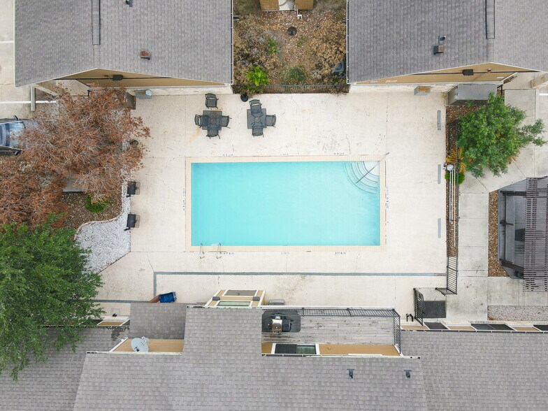 More Photos Of 301 W State Highway 72, Kenedy Hotel For Sale