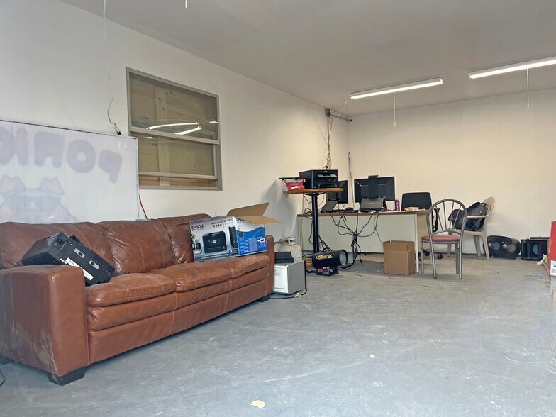 More Photos Of 7033 Rice Lake Rd, Duluth Flex For Lease