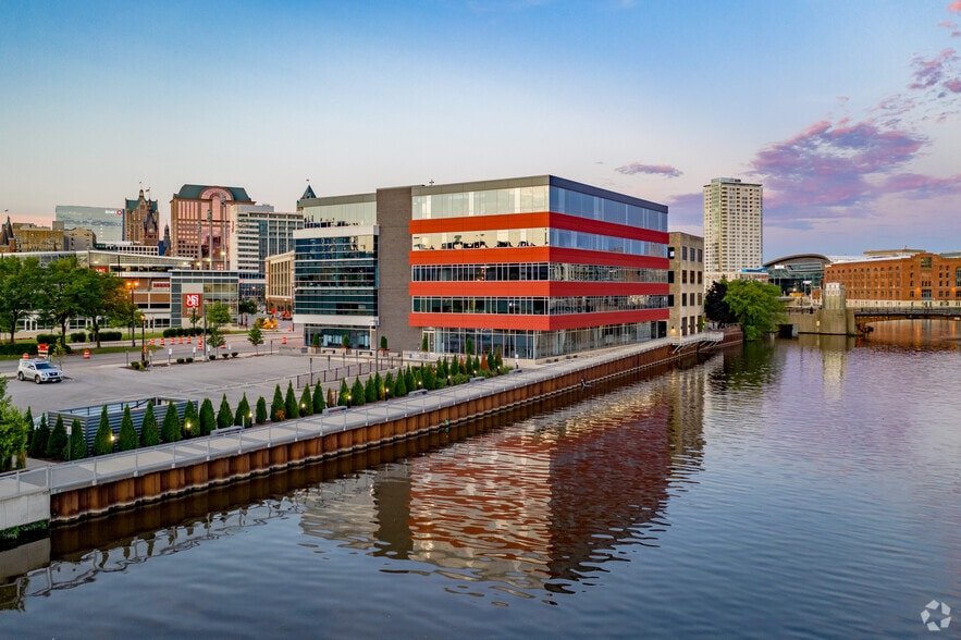 More Photos Of 1433 N Water St, Milwaukee Coworking Space