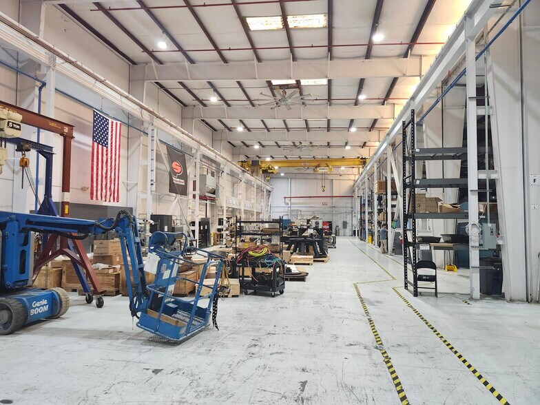 More Photos Of 831 Jupiter Park Dr, Jupiter Manufacturing For Lease