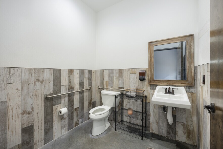 More Photos Of 299 W Eldorado Pky, McKinney Office For Sale