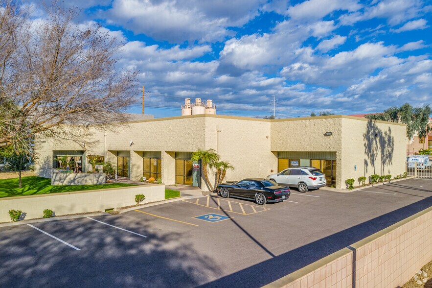 More Photos Of 206 W Julie Dr, Tempe Warehouse For Lease