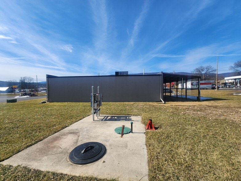 More Photos Of 16018 McMullen Hwy SW, Cresaptown Fast Food For Sale