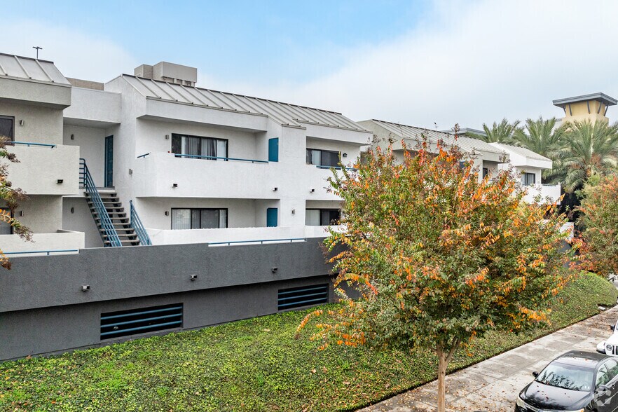 More Photos Of 2550 College Pl, Fullerton Apartments For Sale