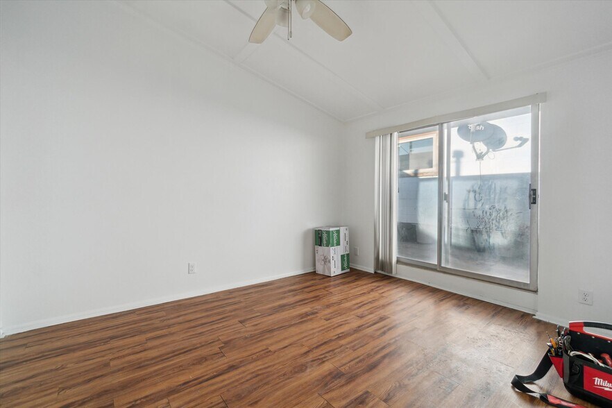 More Photos Of 4248 N 76th St, Milwaukee Storefront Retail Residential For Sale