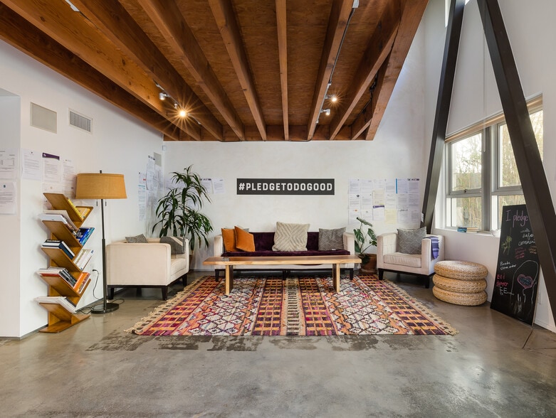 More Photos Of 2100 Abbot Kinney Blvd, Venice Office For Lease
