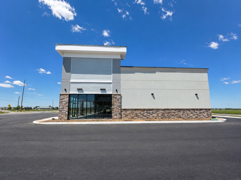 More Photos Of 851 Middletown Warwick Rd, Middletown Restaurant For Lease