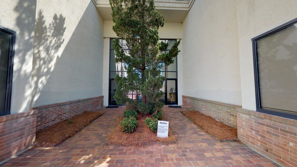 More Photos Of 2101 N Sardis Rd, Charlotte Office For Sale