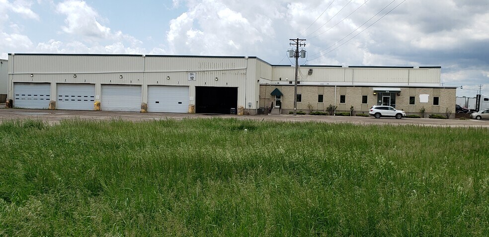 More Photos Of 1715 Dixie Rd, Neenah Industrial For Lease
