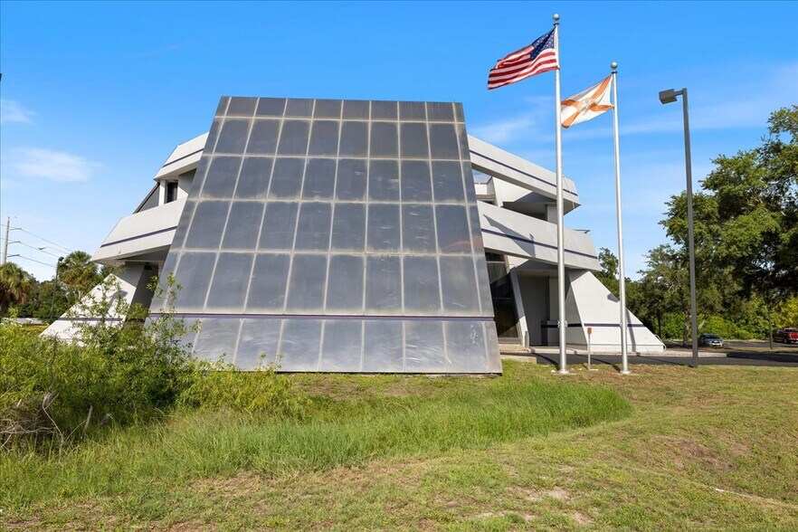 More Photos Of 1000 N Tamiami Trl, Nokomis Bank For Sale