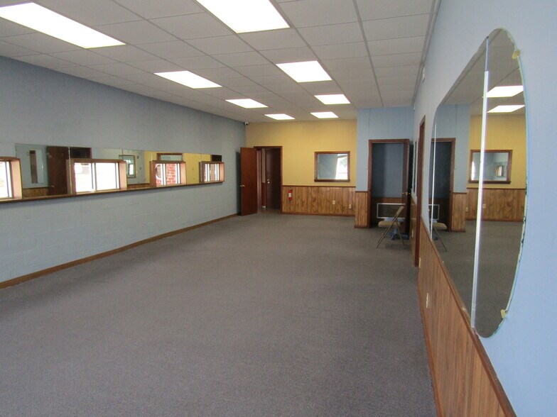 More Photos Of 501 S Lewis St, New Iberia Office For Sale