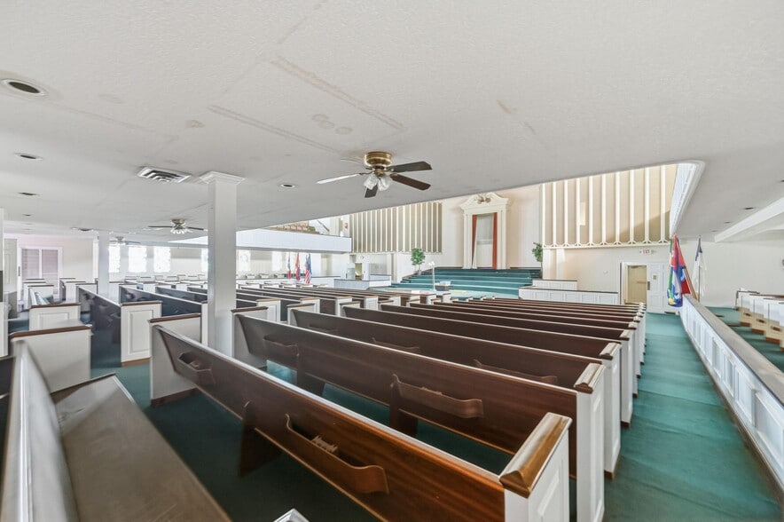 More Photos Of 1519 Circle Park Blvd, Fort Worth Religious Facility For Sale
