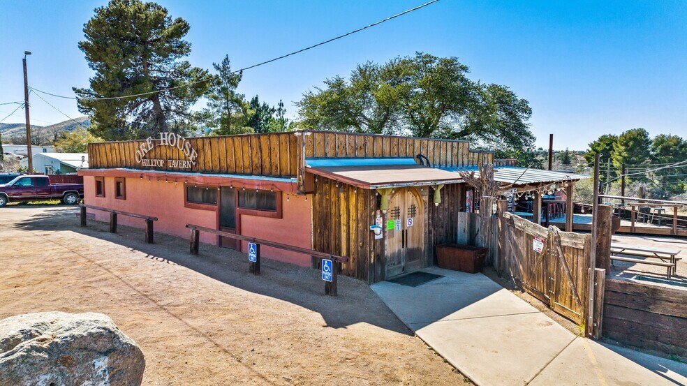 More Photos Of 1200 N Jefferson Dr, Oracle Bar For Sale