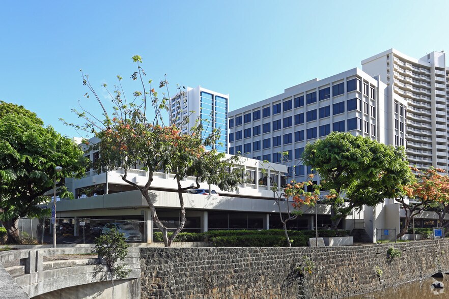 More Photos Of 200 N Vineyard Blvd, Honolulu Office For Lease