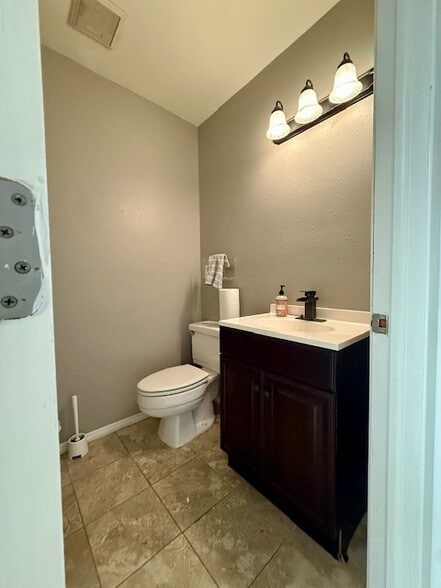 More Photos Of 4917 Ehrlich Rd, Tampa Office For Lease
