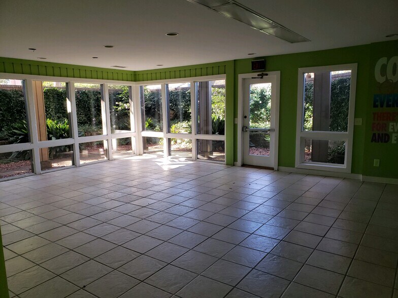 More Photos Of 2900 Warm Springs Rd, Columbus Office For Sale