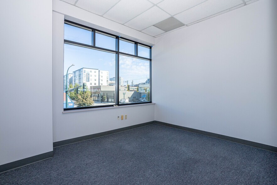 More Photos Of 1316 Wall St, Everett Office For Sale