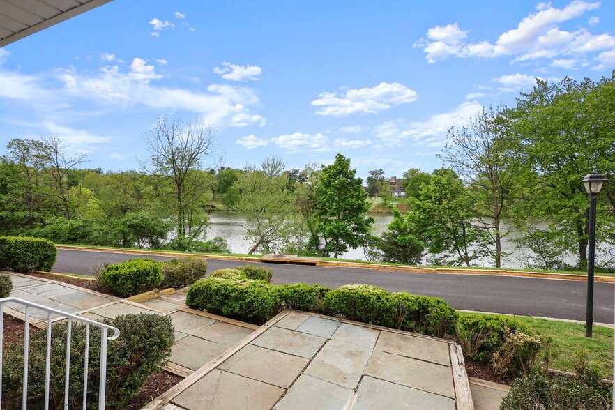 More Photos Of 9725 Lookout Pl, Gaithersburg Healthcare For Sale