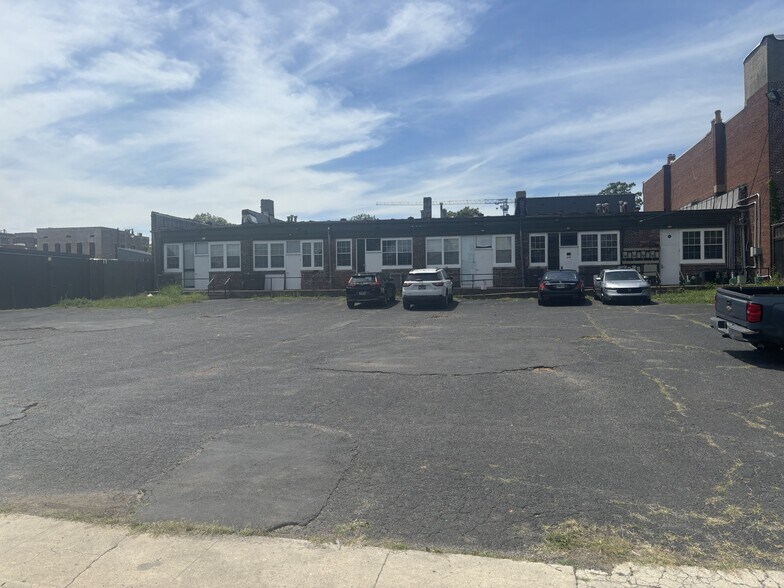 More Photos Of 348 S Main St, Memphis Storefront For Lease