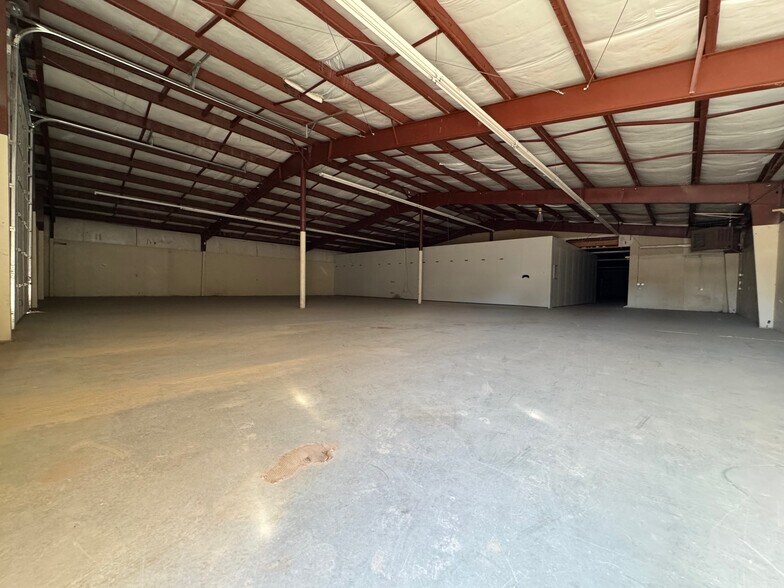 More Photos Of 651 N Main St, Mancos Warehouse For Lease