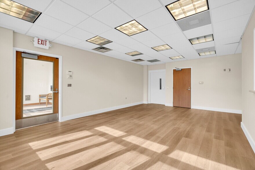 More Photos Of 19725 Allen Rd, Brownstown Twp Medical For Lease