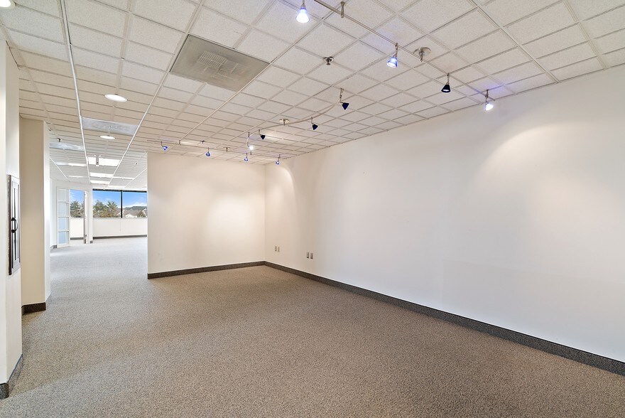 More Photos Of 4221 Walney Rd, Chantilly Office For Lease