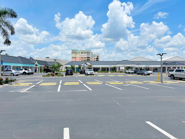 More Photos Of 7205 Estero Blvd, Fort Myers Unknown For Lease