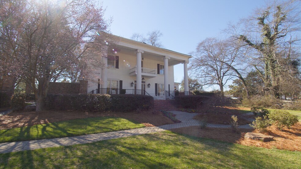 More Photos Of 1176 Atlanta Hwy, Auburn Specialty For Sale