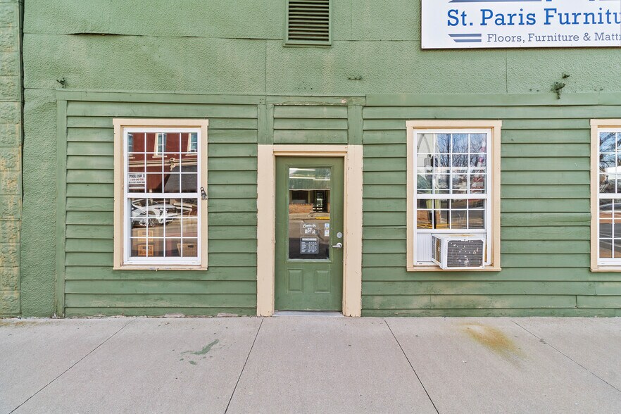 More Photos Of 147 S Springfield St, Saint Paris General Retail For Sale